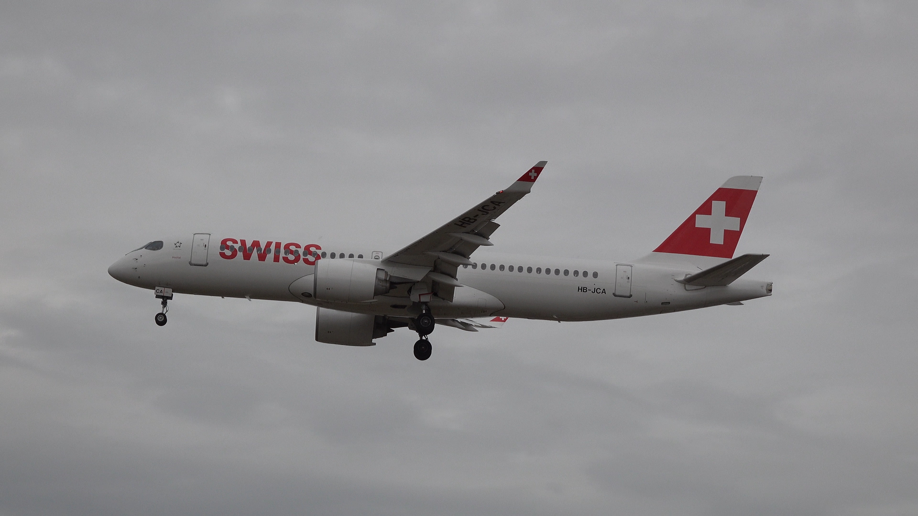 Swiss Airlines Airbus A220 Glides into Heathrow